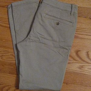 American Eagle Skinny Khaki's